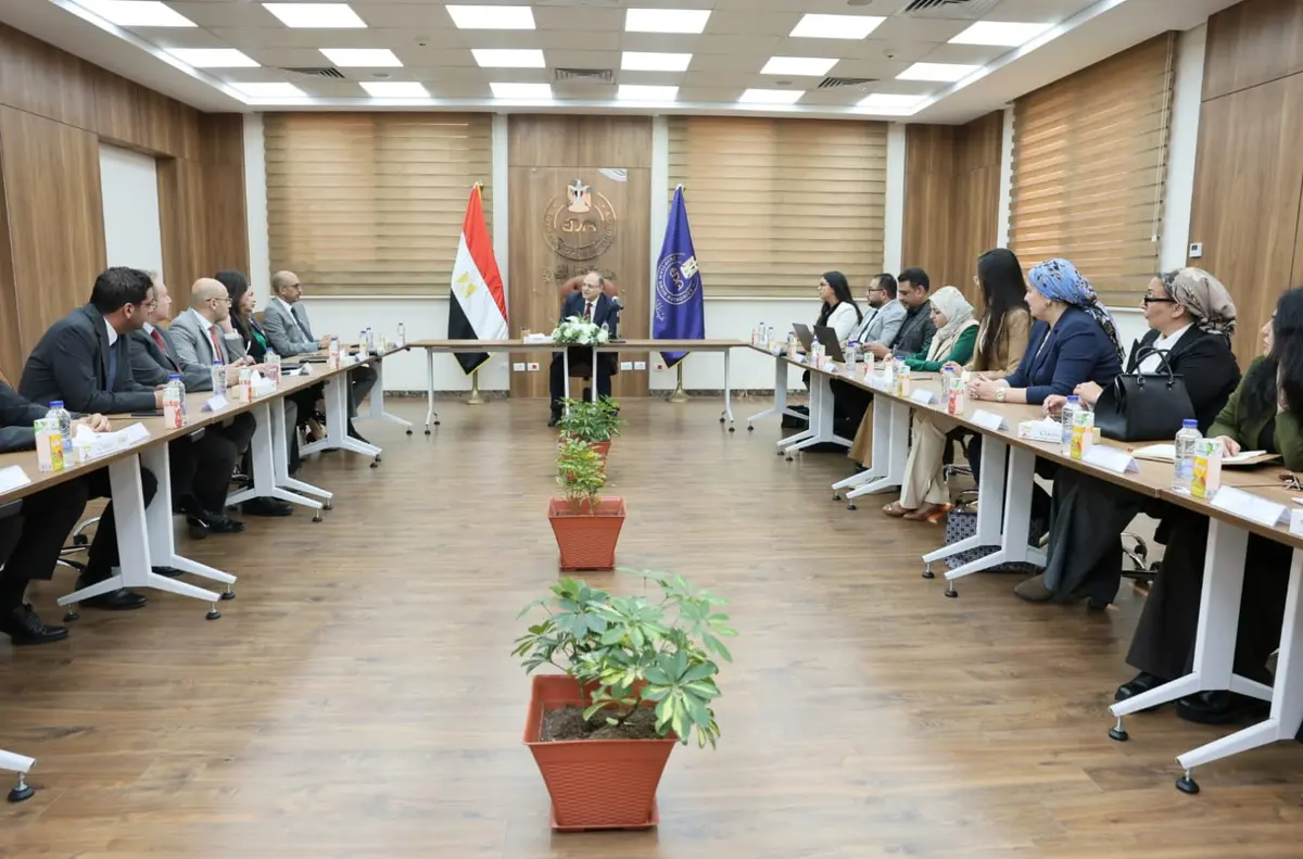 رئيس هيئة الدواء المصرية يبحث مع ممثلي الشركات العالمية آليات تعزيز منظومة الدواء ودعم الاستثمار