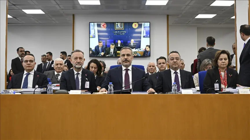 فيدان: لن نسمح بتجذّر بيئة في سوريا تهدّد أمن تركيا القومي