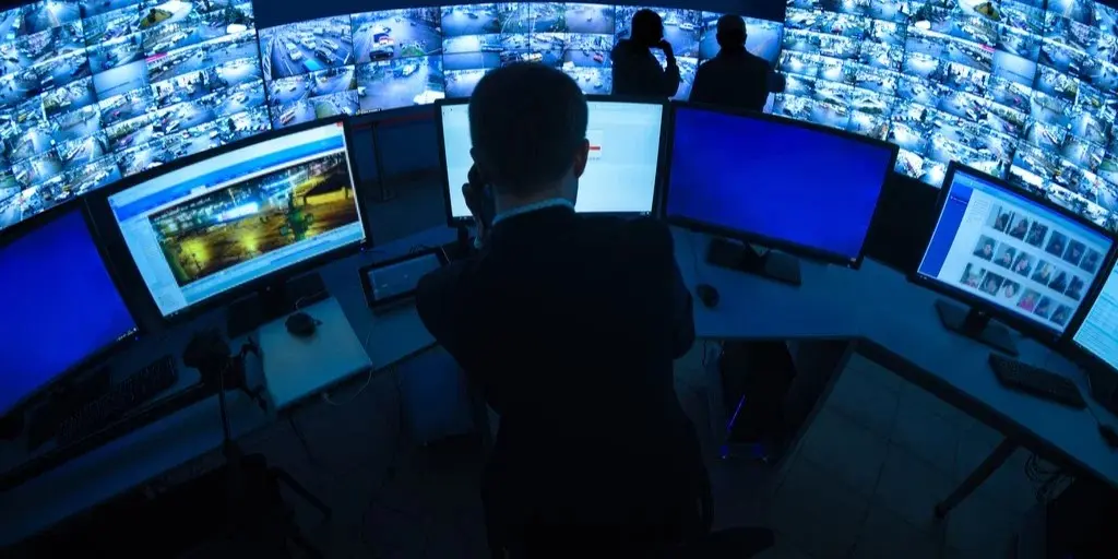 تحذير من عصر “الفاشية الرقمية”