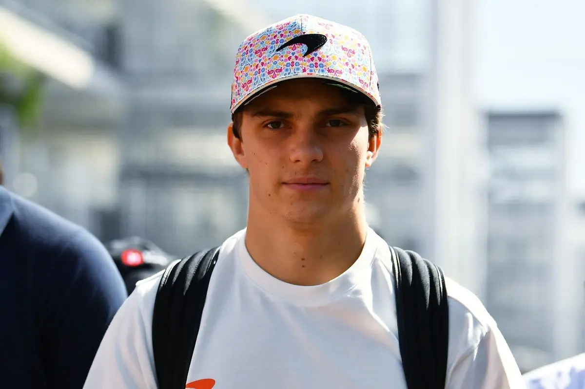 Oscar Piastri&rsquo;s Las Vegas GP helmet is a throwback to his RC car championship days