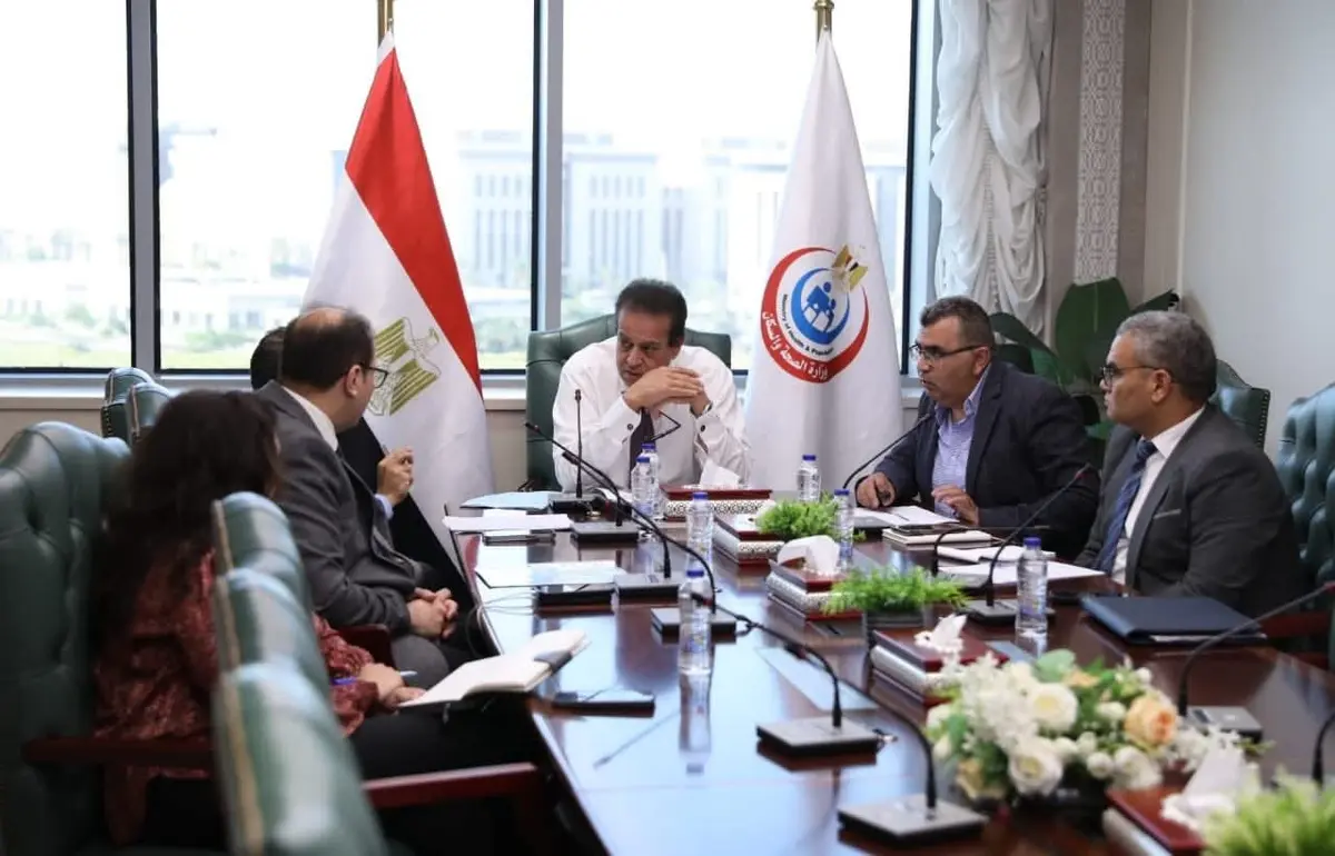 وزير الصحة يتابع مشروع تطوير مستشفى أم المصريين ويناقش إنشاء وحدات أكسجين عالي الضغط