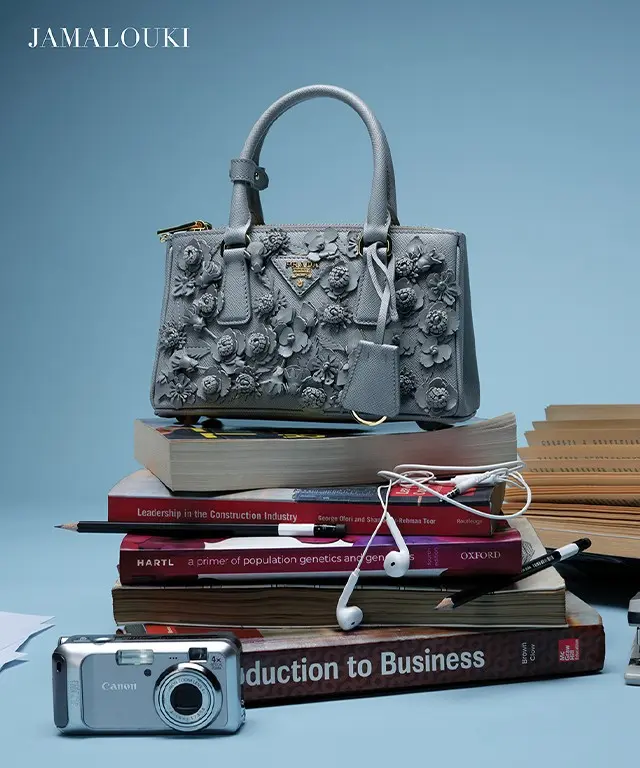 جلسة تصوير خاصّة لحقائب Galleria Saffiano من PRADA