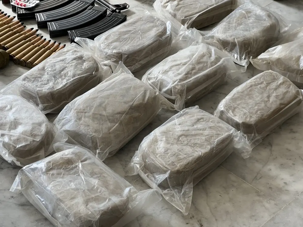 تفكيك عصابة مخدرات في حمص وضبط 13 كيلوغراماً من الحشيش