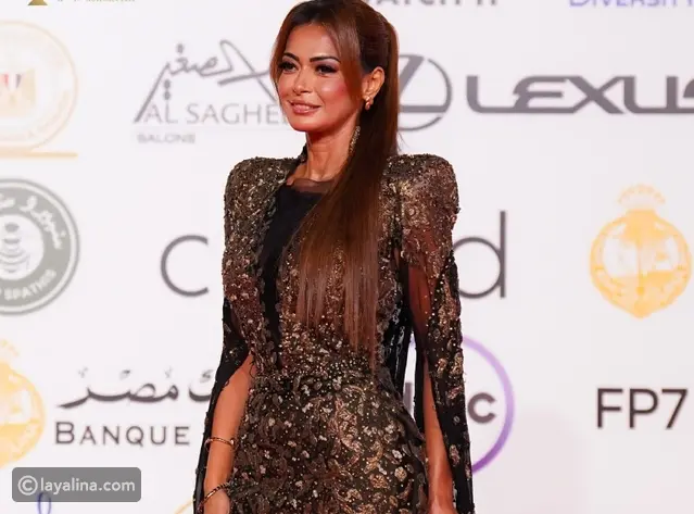داليا مصطفى تخطف الأضواء بفستان أسود وذهبي في ختام مهرجان القاهرة 2025