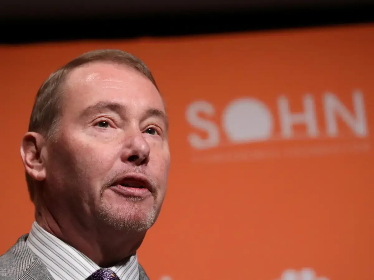 جيف جوندلاش: 4 نصائح استثمارية مع تزايد المخاطر في الأسهم والأسواق الخاصة