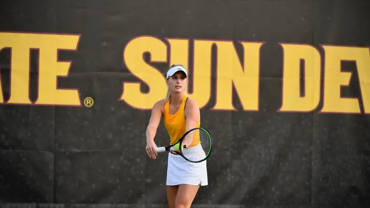 لاعبة تنس تحول إصابتها القاتلة إلى مشروع يدر 25 ألف دولار شهريًا