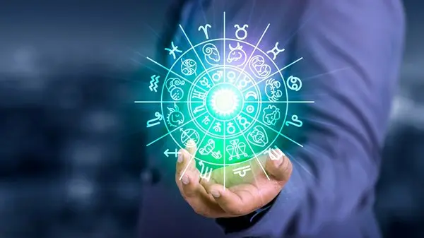 اكتشفي.. كيف يعبر كل برج عن مشاعره