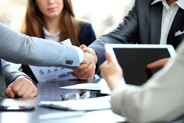 تفكيك نظرية «العميل دائمًا على حق»