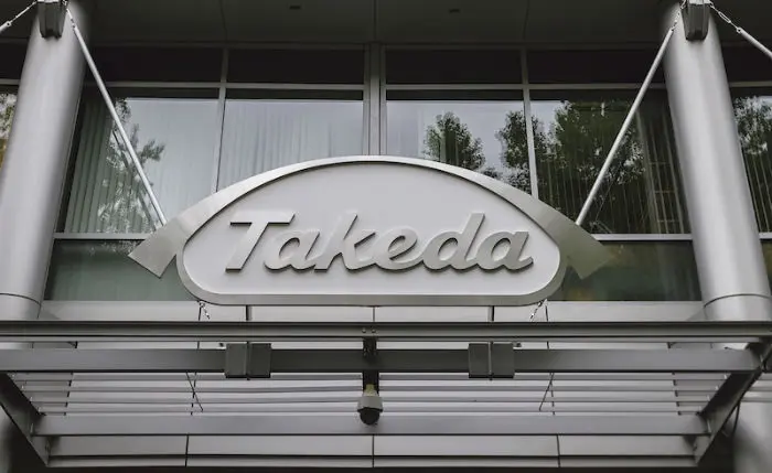 هيئة الدواء الأمريكية تبدأ تحقيقاً بشأن دواء أدزينما من «تاكيدا» لعلاج اضطرابات الدم بعد وفاة طفل