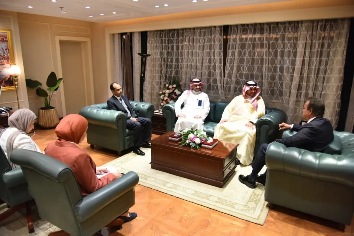 وزير الصحة يبحث تعزيز التعاون مع هيئة التخصصات الصحية السعودية في التعليم الطبي المهني