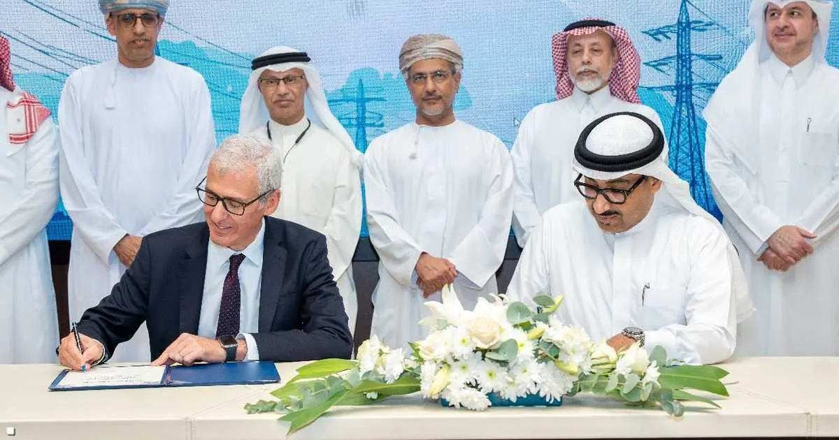 عقود توسعة جديدة لربط كهرباء الخليج مع الإمارات وعُمان