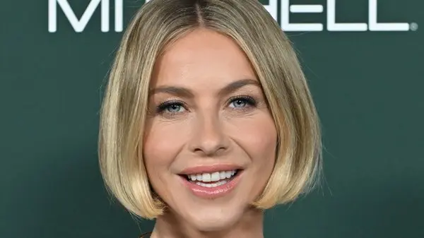 سرّ إطلالة جوليان هوف المتوهجة.. في برنامج «الرقص مع النجوم»