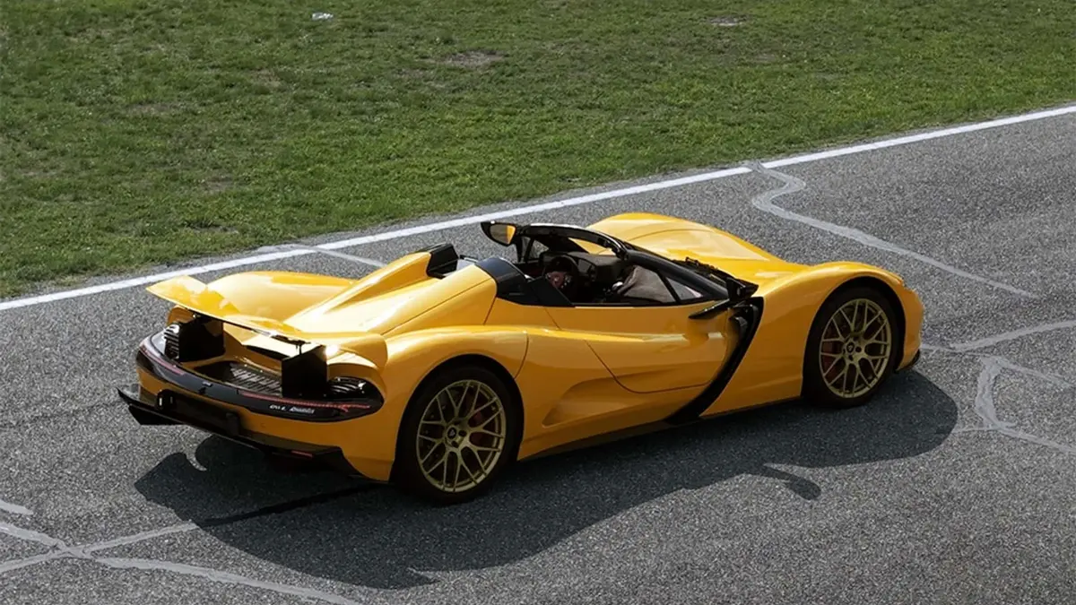 أسرع سيارة كهربائية في العالم، الآن بلا سقف