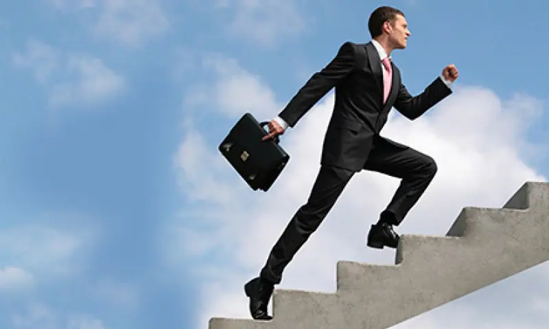 مظاهر تحويل الحياة العملية إلى جزء أساسي من الهوية الشخصية