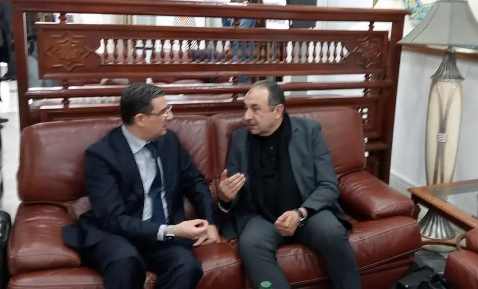 وزير قطاع الأعمال العام يلتقي وزير الصحة الجزائري لبحث فرص ومجالات التعاون في قطاع الصناعات الدوائية