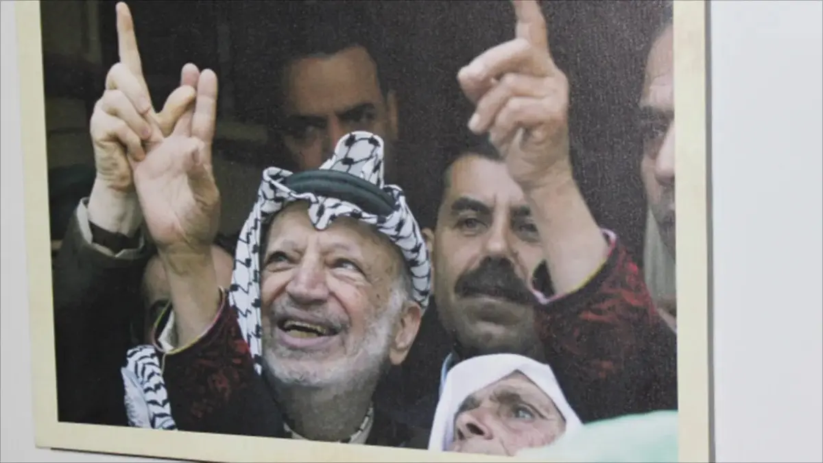 (شاهد) من الأرشيف.. ياسر عرفات يصف أطفال الحجارة بالجنرالات الجدد