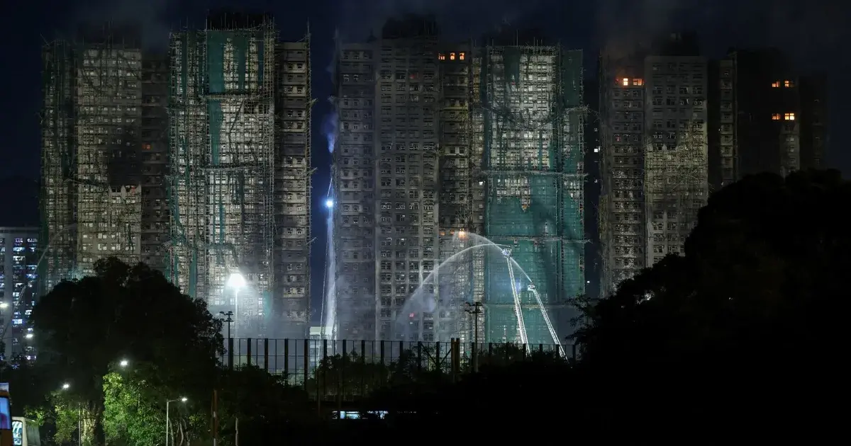 حريق أبراج هونج كونج.. ماذا نعرف؟