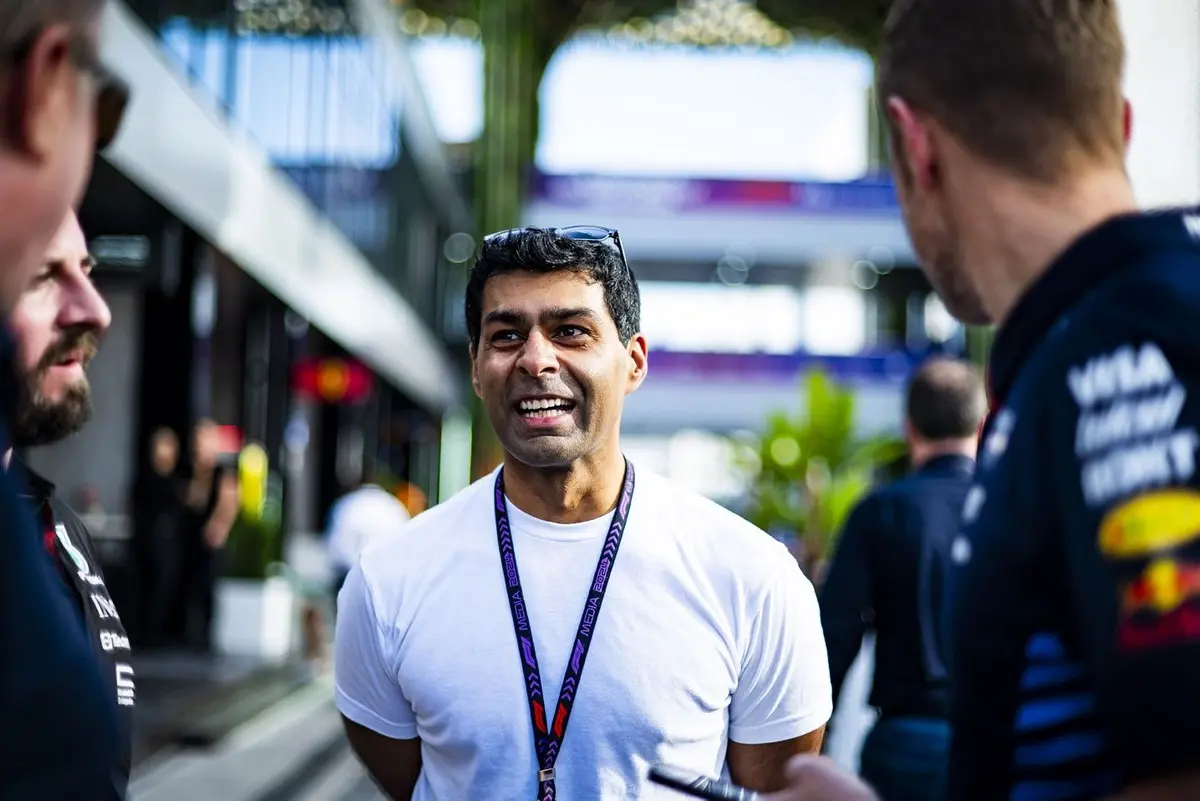 Why Carlos Sainz is calling for TV analysts to join F1&rsquo;s stewarding panel