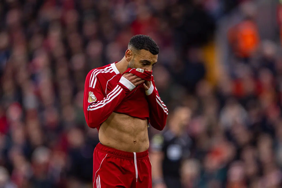 دموع محمد صلاح بعد هزيمة ليفربول أمام آيندهوفن.. أسوأ سلسلة نتائج منذ 1954