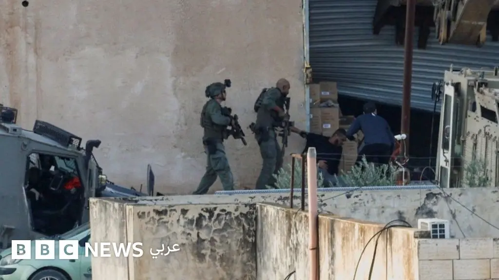 القوات الإسرائيلية تقتل فلسطينيين اثنين بعد استسلامهما على ما يبدو