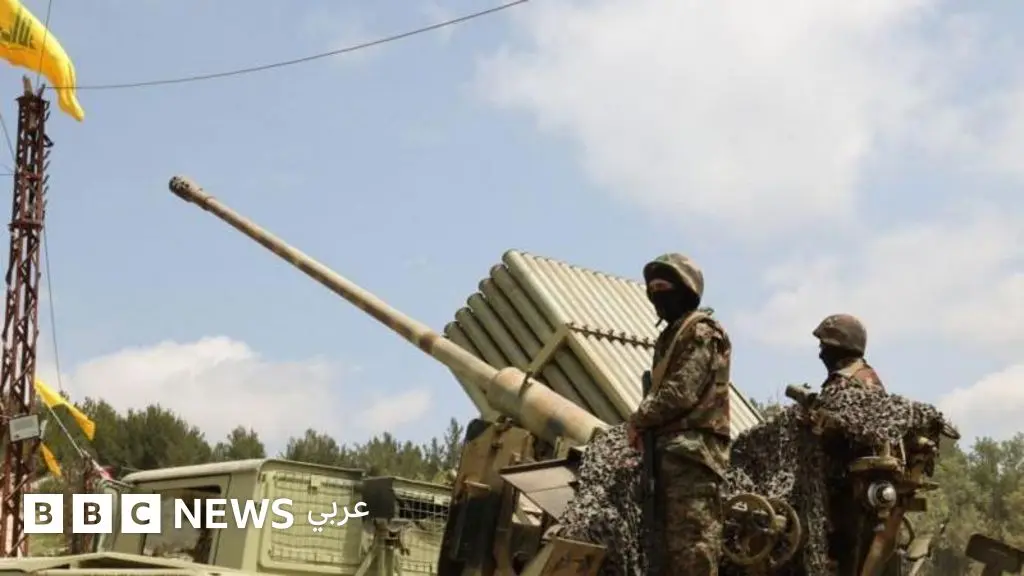 حزب الله وإسرائيل: مصدر عسكري إسرائيلي يقول لبي بي سي، "لا نتوقع أن ينزع حزب الله سلاحه طوعاً"