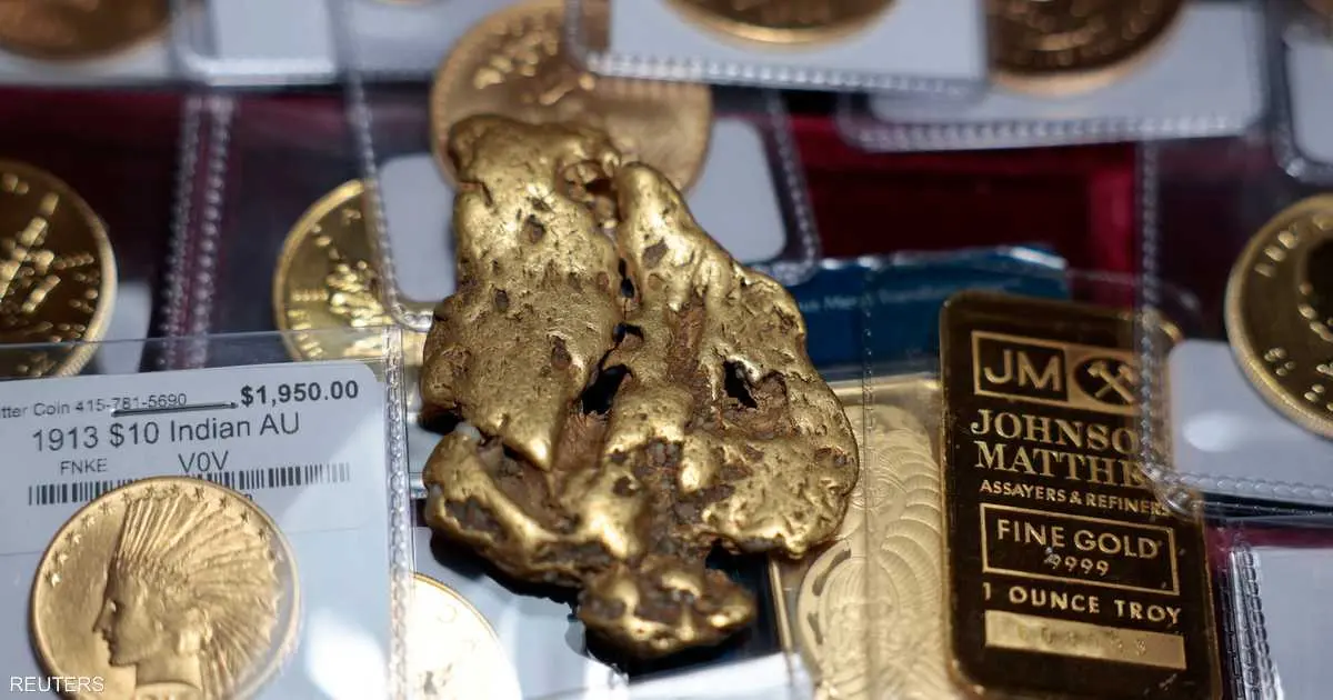 الذهب في طريقه لتحقيق مكاسب شهرية وسط توقعات خفض الفائدة
