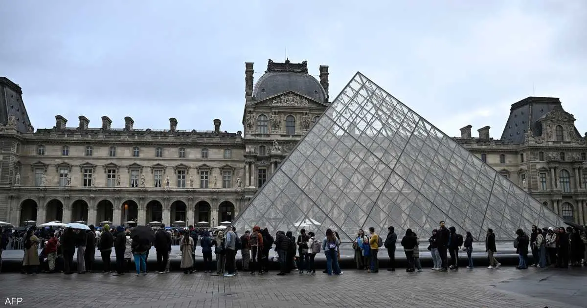 اللوفر يرفع أسعار التذاكر لغير الأوروبيين لتمويل تجديداته