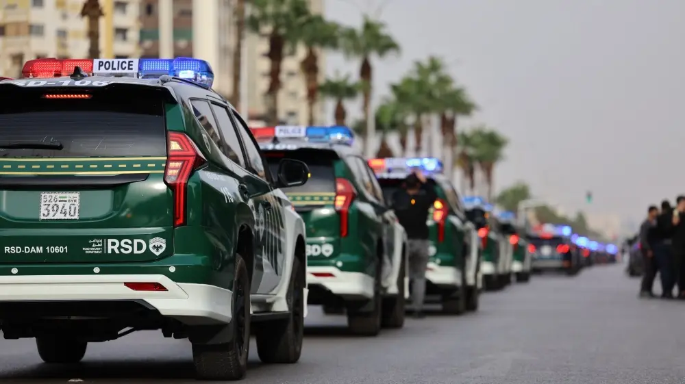 وزارة الداخلية تطلق الهوية البصرية الجديدة لعرباتها في استعراض رسمي بدمشق