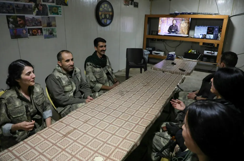 طالب الإفراج عن أوجلان.. "العمال الكردستاني": لن نتخذ أي خطوة أخرى في عملية السلام مع أنقرة