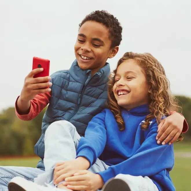 هاتف XploraOne من HMD يجمع بين ميزات الحاسب والهاتف في جهاز واحد مناسب للأطفال