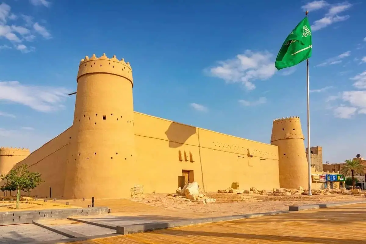 الإحصاء: السياحة السعودية تقترب من مليون وظيفة مع ارتفاع إشغال الفنادق