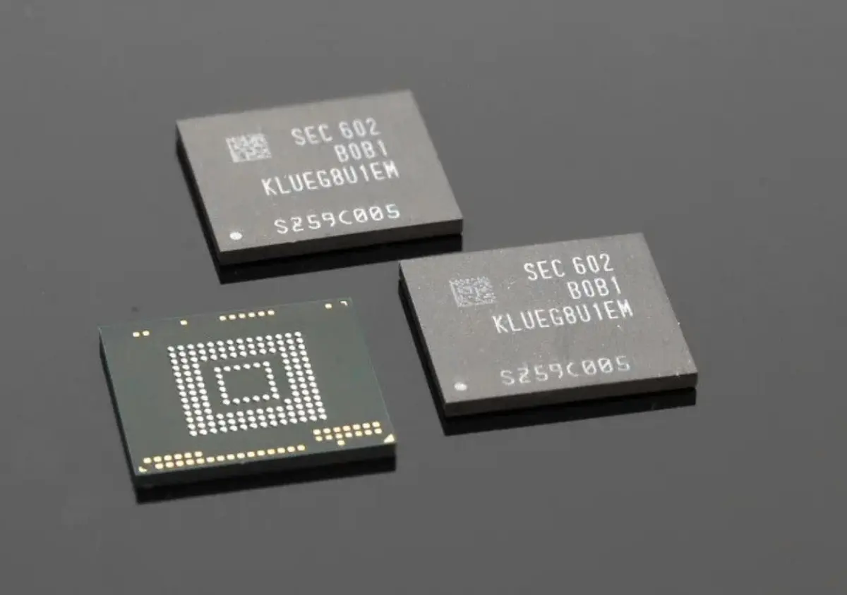 خلاف داخلي في سامسونج يهدد سلسلة Galaxy S26 بسبب توريد شرائح الذاكرة