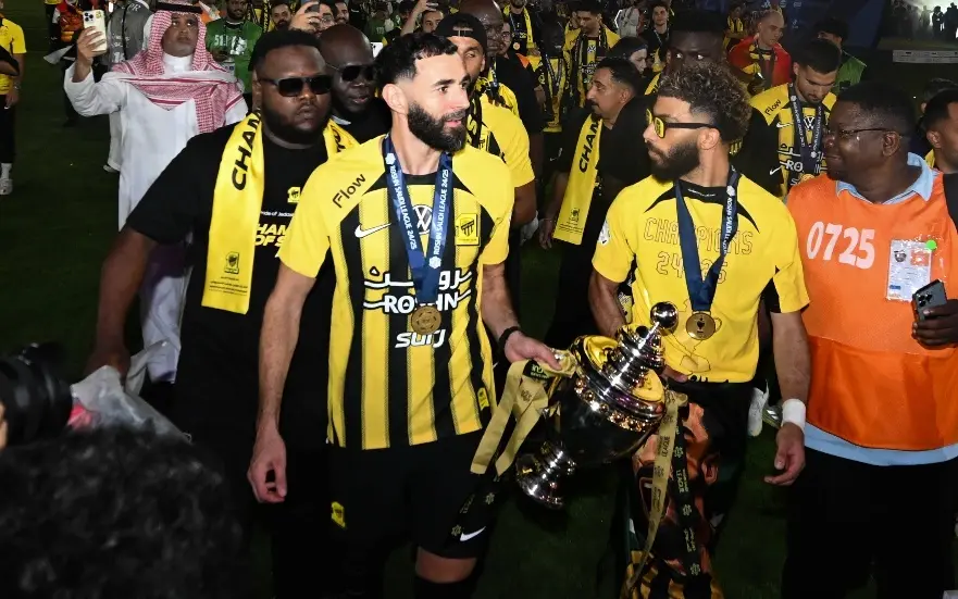 مستقبل بنزيما يشتعل من جديد.. حسم أمر العودة للريال و100 مليون يورو تبعده عن ليون