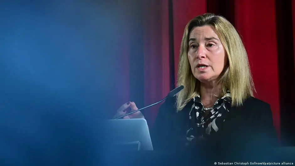توقيف ممثلة السياسة الخارجية الأوروبية السابقة بشبهة محاباة