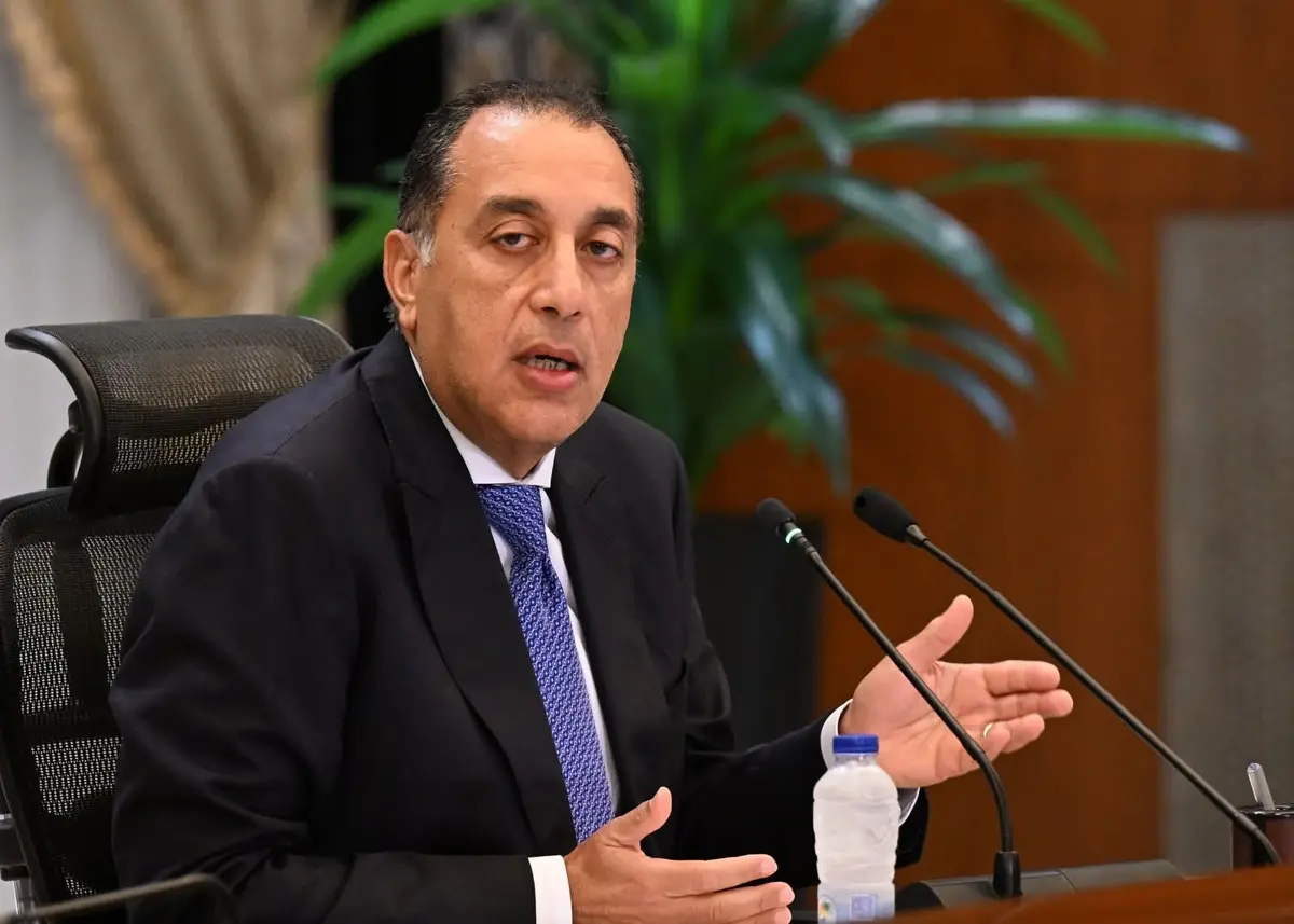 رئيس الوزراء يتابع جهود اللجنة الطبية العليا ويستجيب لـ1110 استغاثة خلال نوفمبر