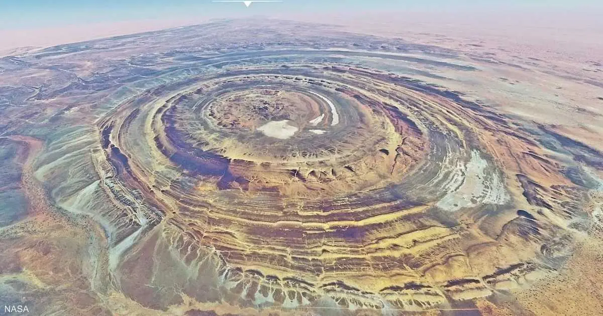 صور وفيديو.. هيكل "ريشات" المذهل في صحراء موريتانيا