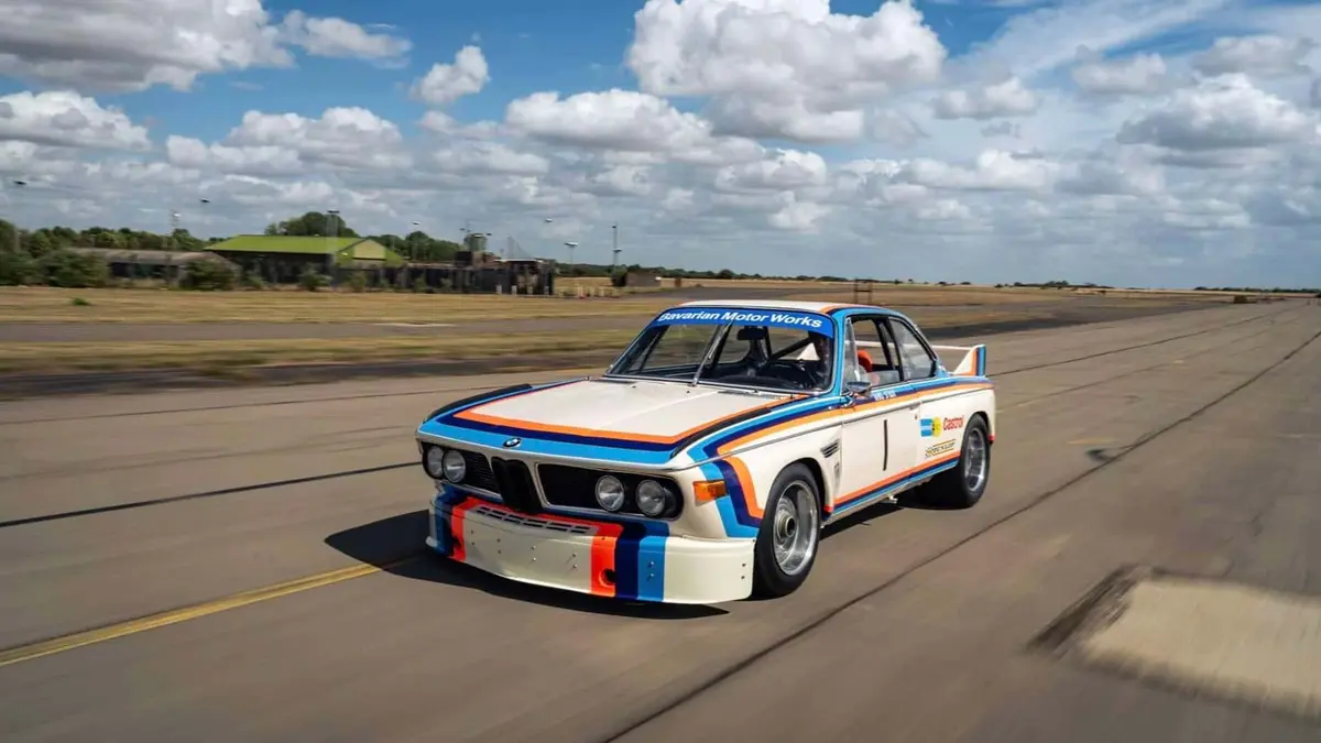 يمكنك امتلاك قطعة من تاريخ BMW M، شرط أن تمتلك الكثير من المال