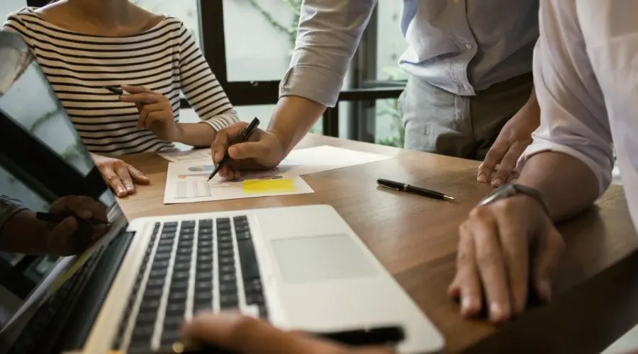 كيف تزدهر رائدات الأعمال في منظومة لا تزال متحيّزة ضدهن؟