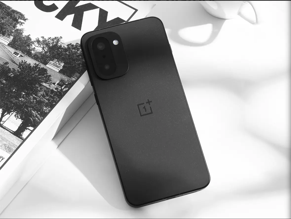 الإعلان عن OnePlus Ace 6T بمعالج Snapdragon 8 Gen 5 وأكبر بطارية في تاريخ الشركة