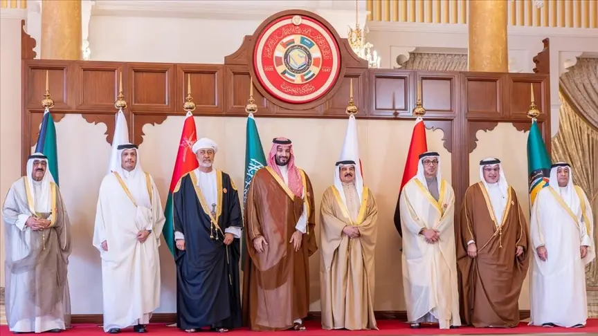 انطلاق القمة الخليجية في البحرين بحضور غير مسبوق لسلطان عمان
