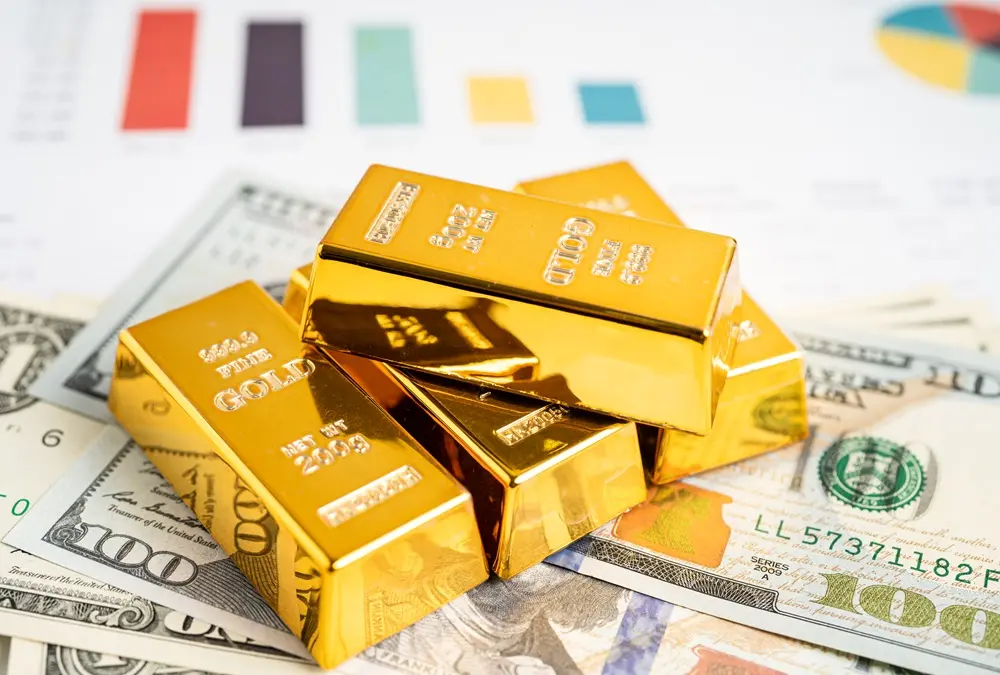 أسعار الذهب تهبط بفعل جني الأرباح وسط ترقب قرار الفائدة الأمريكي