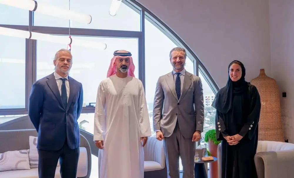 عمار بن حميد يبحث تعزيز الشراكات الرقمية مع «ميتا»