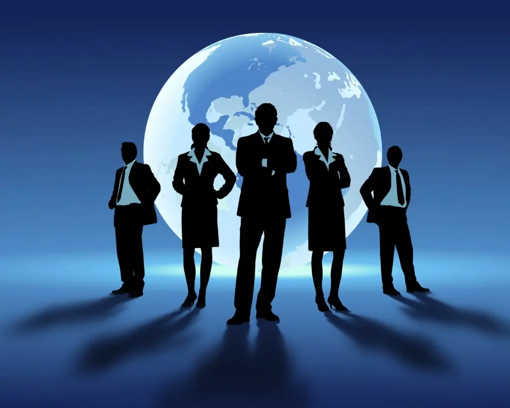 كيف يستثمر القادة الناجحون في الموظفين؟