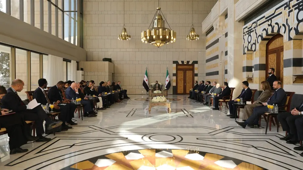 الرئيس الشرع يستقبل وفد مجلس الأمن الدولي في قصر الشعب