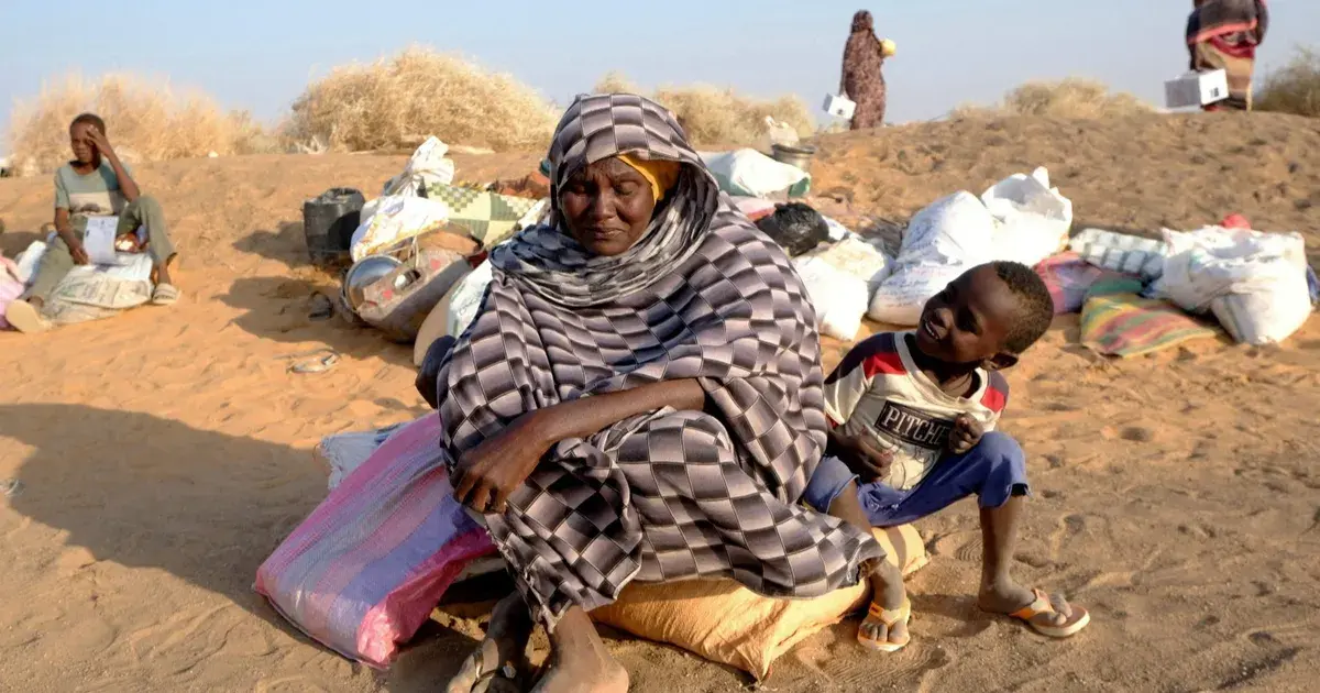 "رويترز": احتجاز وابتزاز مالي لناجين من حصار الفاشر في السودان