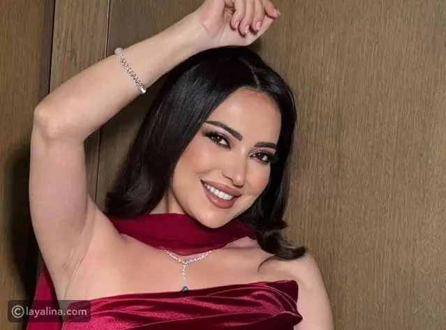 أمل عرفة تخطف الأنظار بإطلالة ملكية في افتتاح مهرجان البحر الأحمر السينمائي 2025
