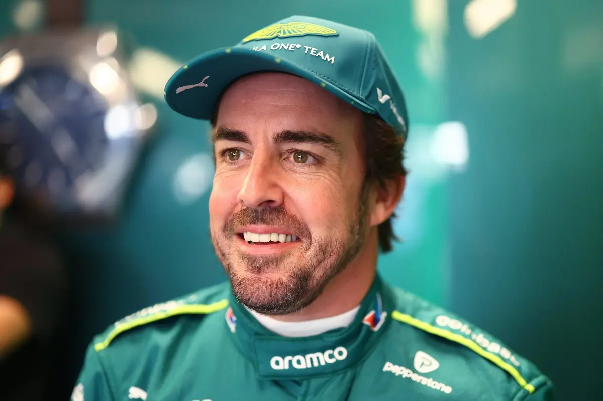 Fernando Alonso's cheeky F1 Secret Santa gift leaves fans in stitches