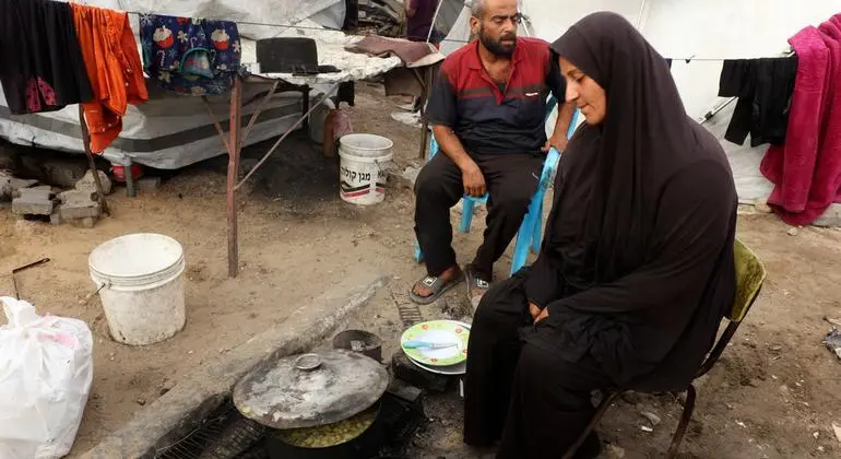 "لا تتركونا نعاني مجددا": نداء سيدة من غزة في ظل انهيار الخدمات وتفاقم المخاطر