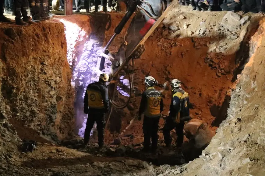 إنقاذ طفلة بعد سقوطها في بئر بعمق 10 أمتار في ريف إدلب