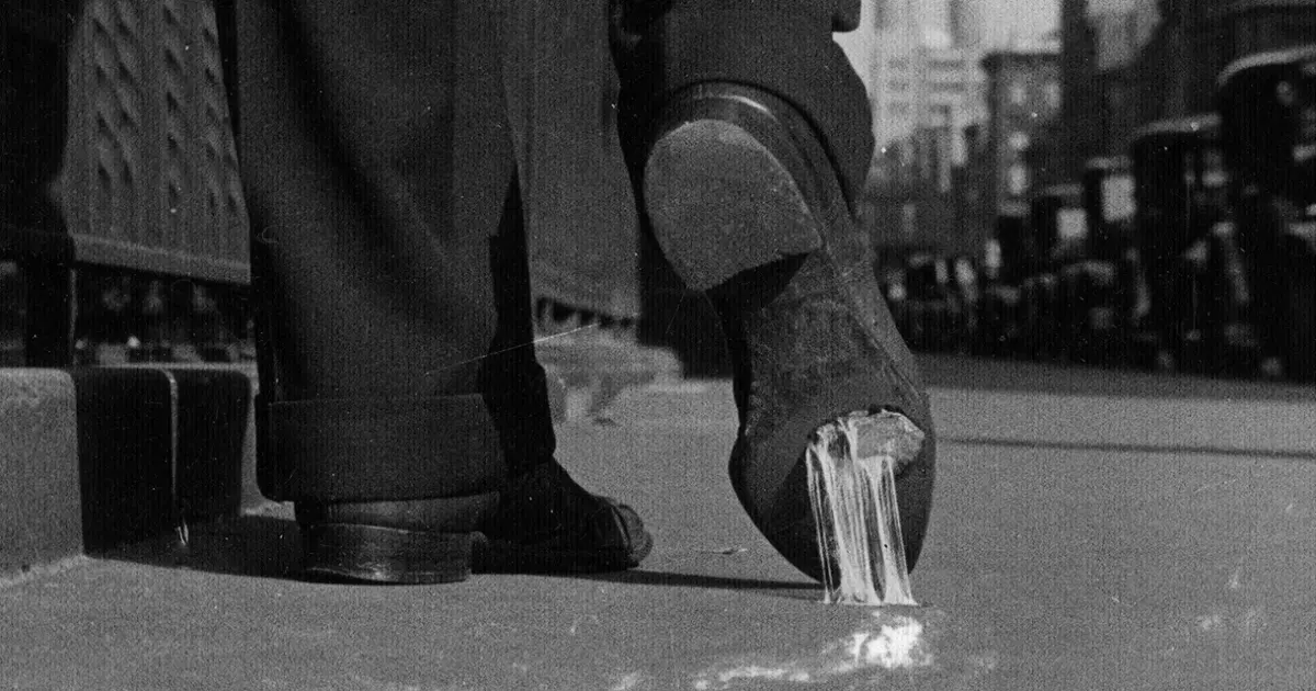 العلكة ليست كما تظن.. مواد صناعية وجزيئات بلاستيك في فمك